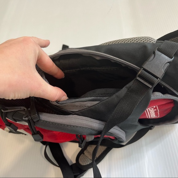 Coleman Hydration Red Black Hiking Backpack - Picture 4 of 6